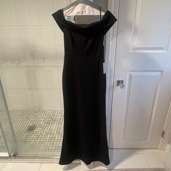 NWT Lulu’s Off The Shoulder Mermaid Gown - Picture 2 of 2